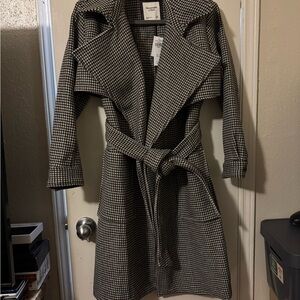 Abercrombie & Fitch Black and White Houndstooth Coat
